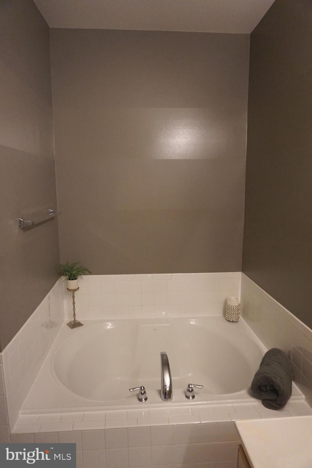 GREENWAY FARMS - Residential Lease