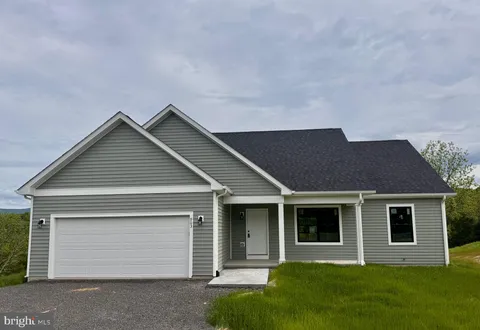 903 Point Drive, Petersburg, WV MLS: WVGT2001074