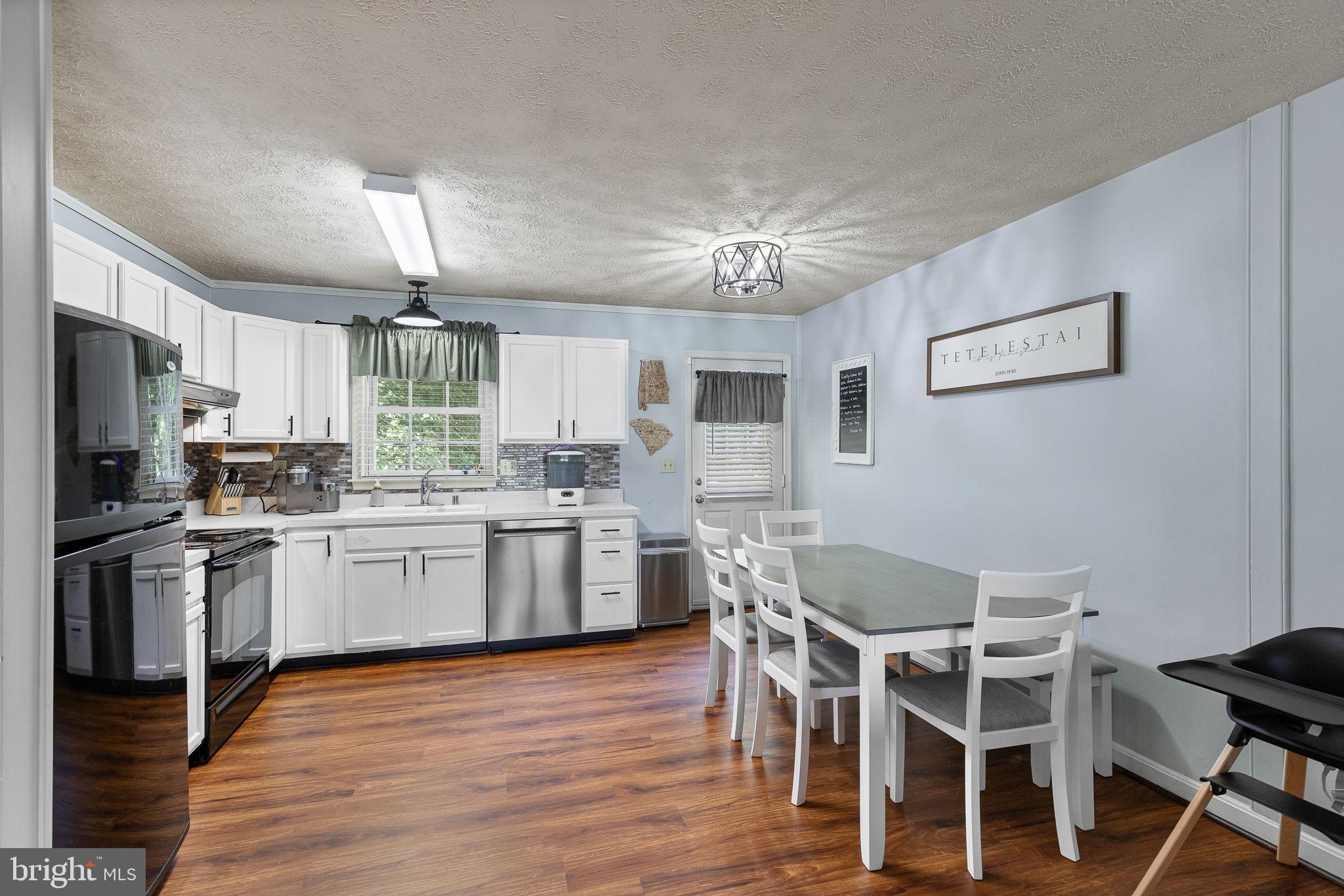 FALCON RIDGE - Residential