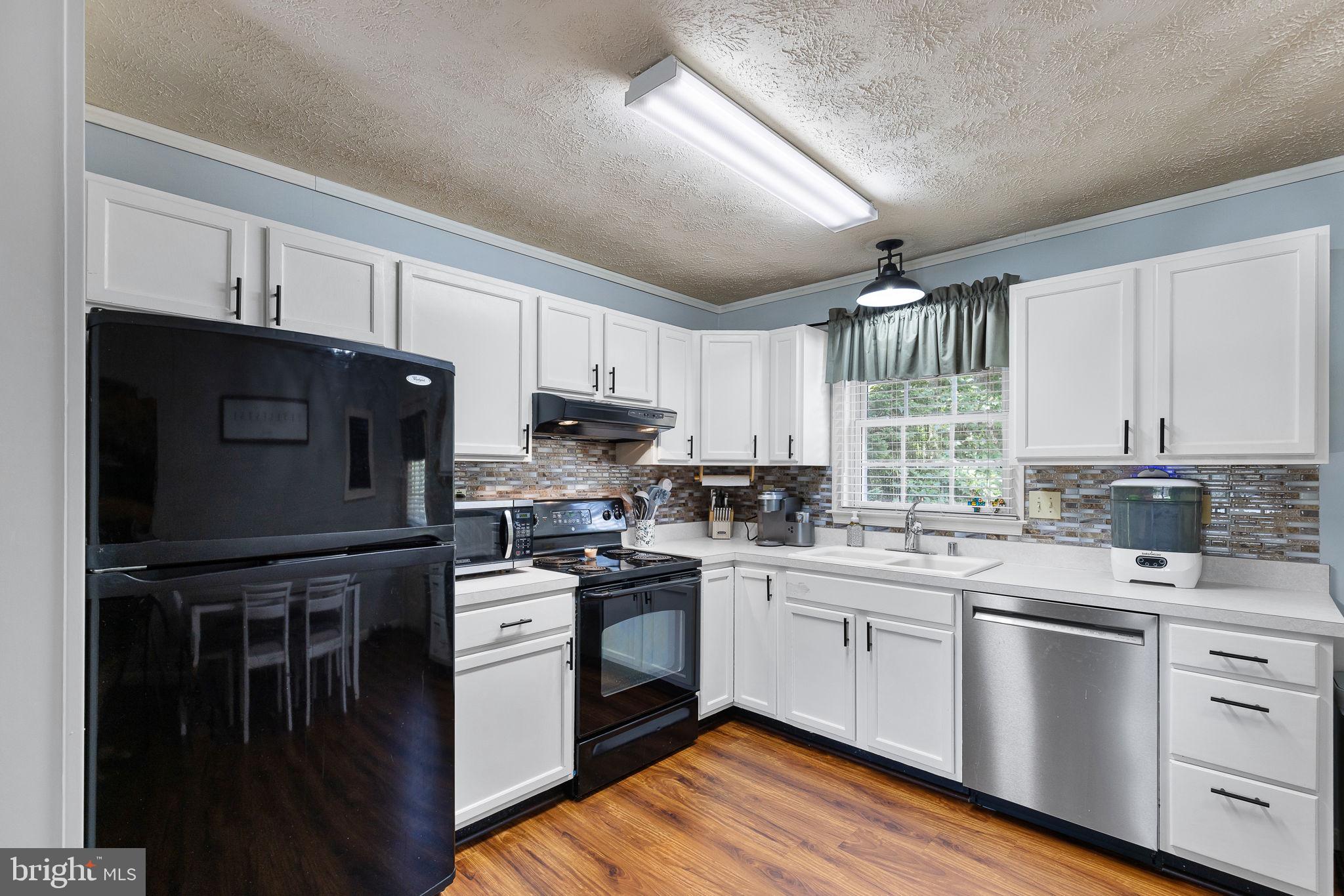 FALCON RIDGE - Residential