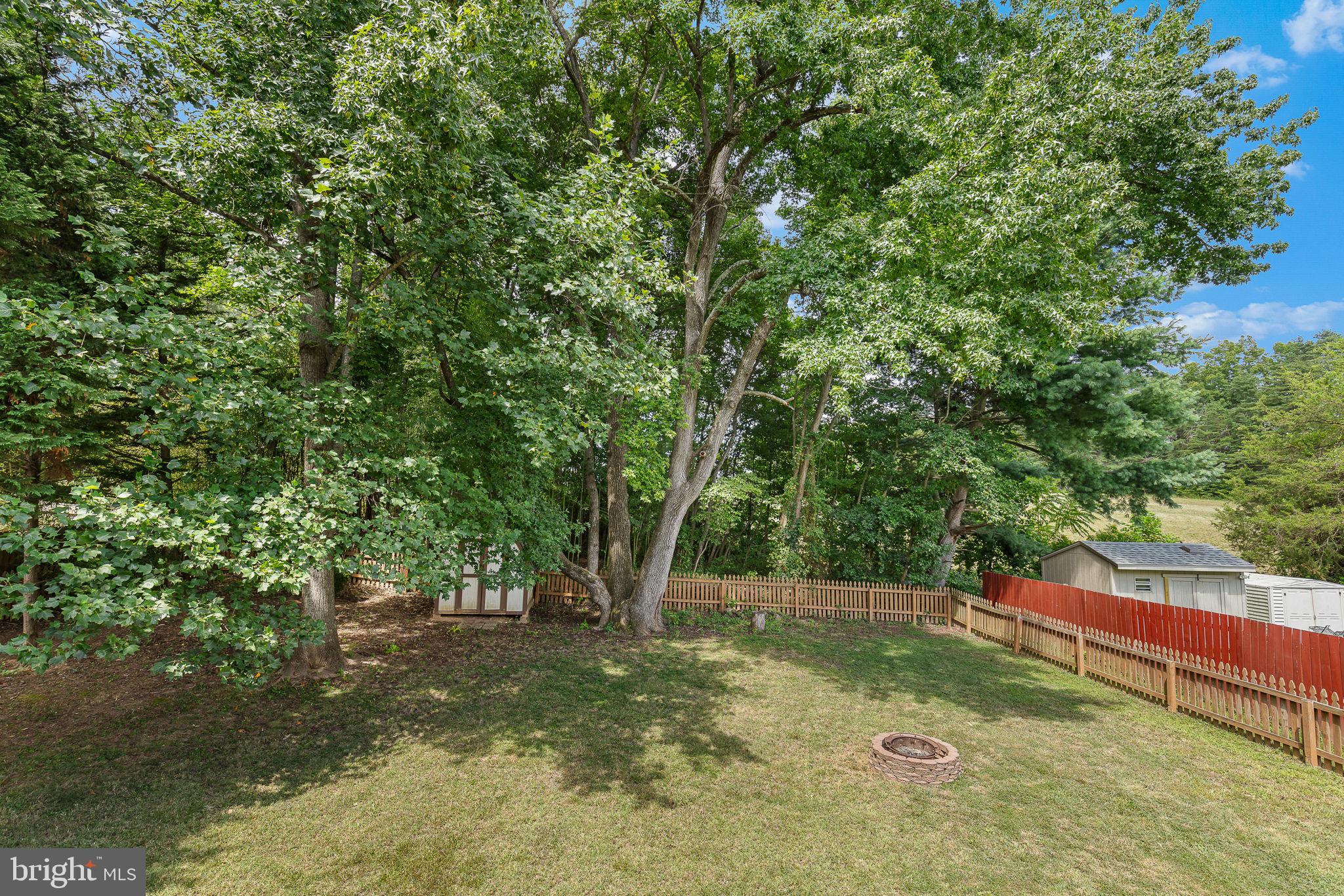 FALCON RIDGE - Residential