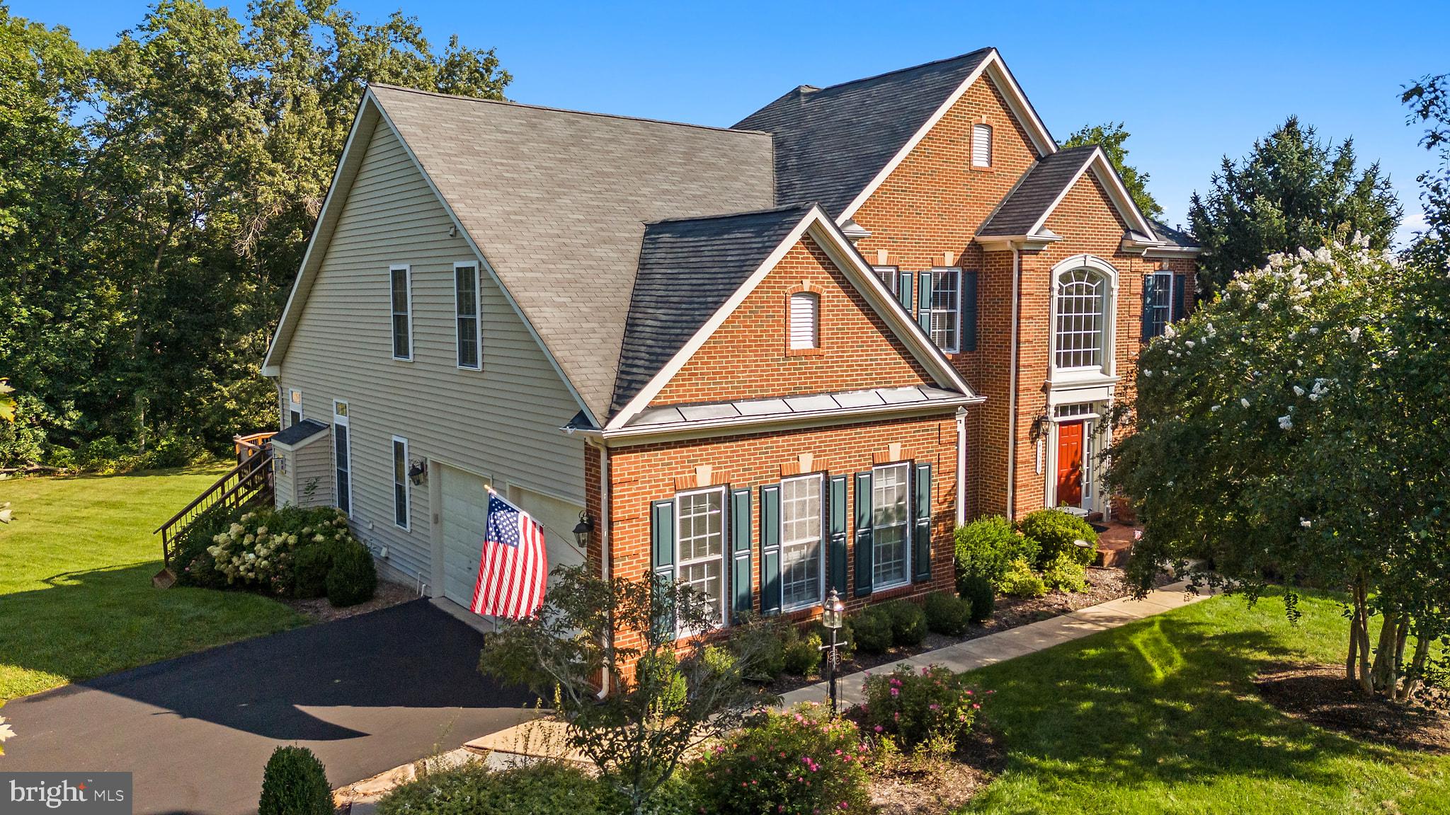 42586 UNBRIDLEDS SONG PLACE