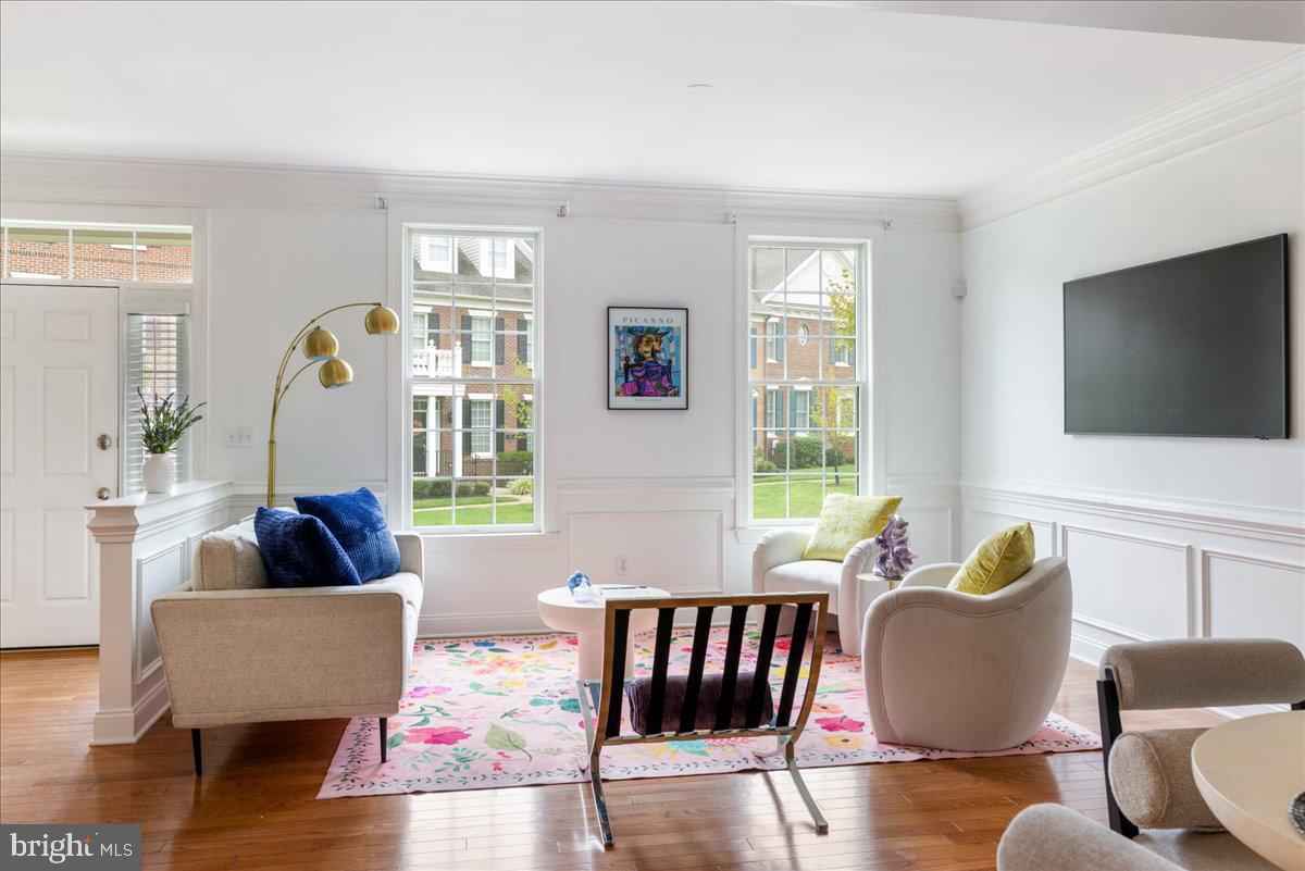 NEWTOWN WALK - Residential