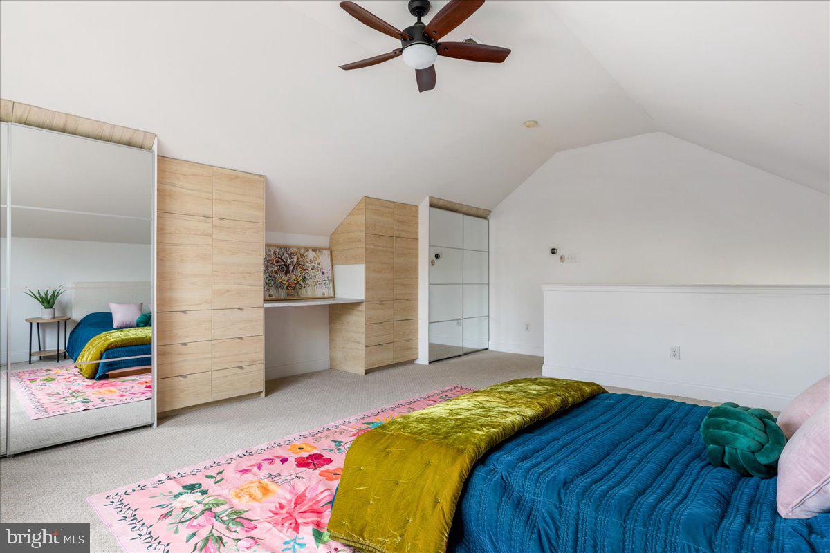 NEWTOWN WALK - Residential