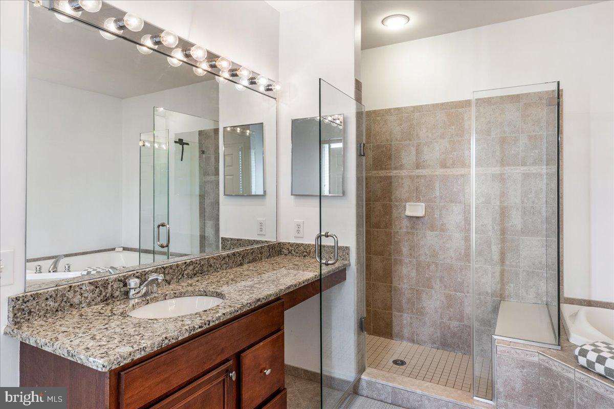 NEWTOWN WALK - Residential