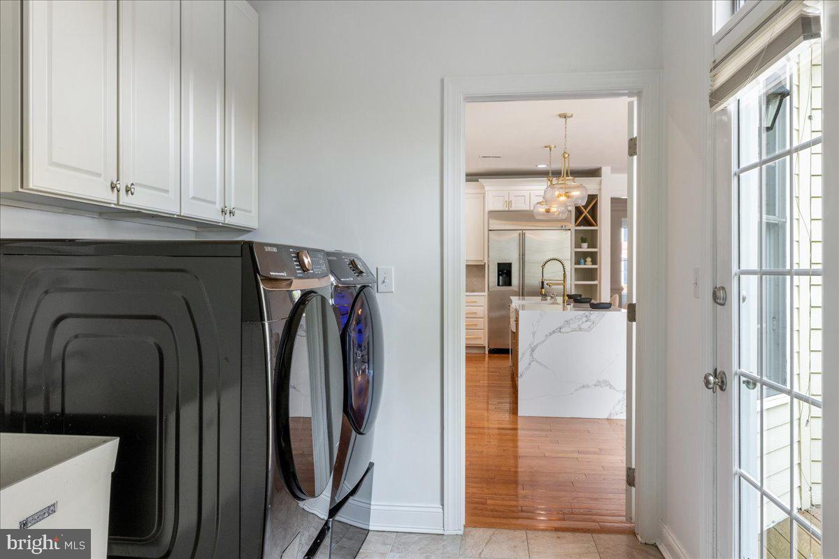 NEWTOWN WALK - Residential