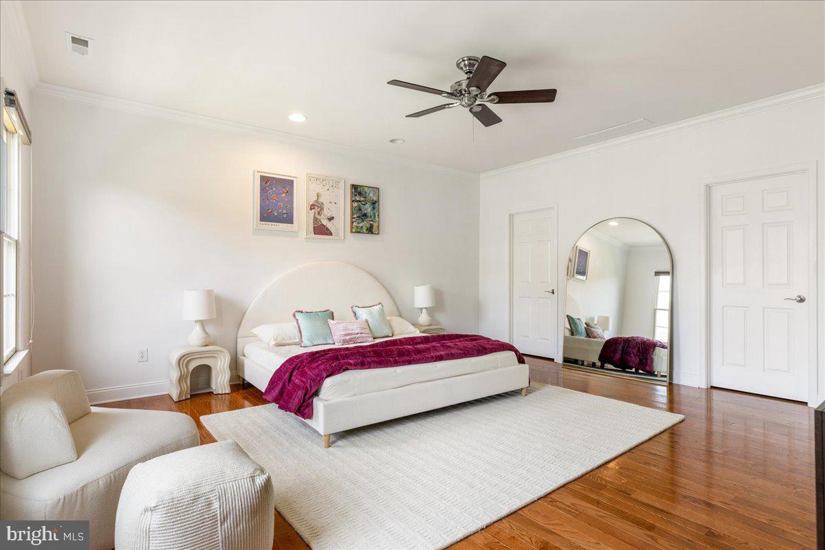 NEWTOWN WALK - Residential