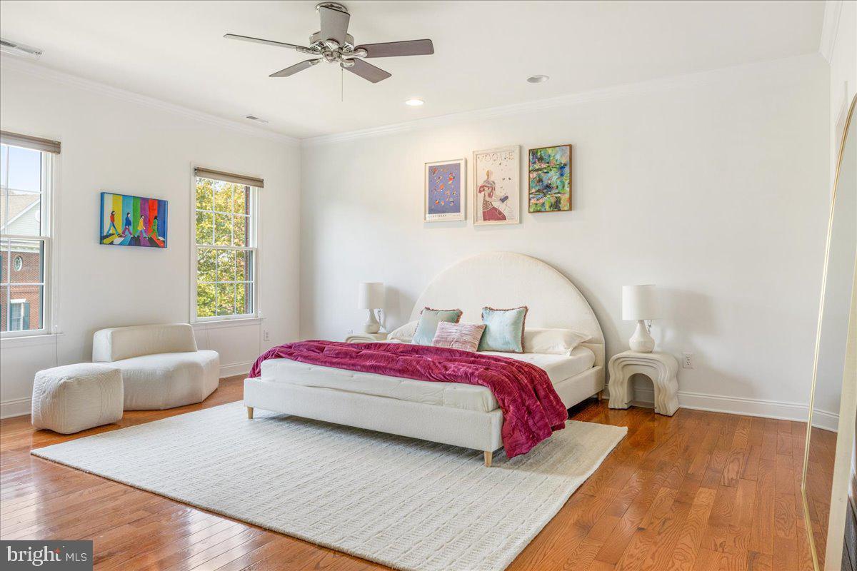 NEWTOWN WALK - Residential