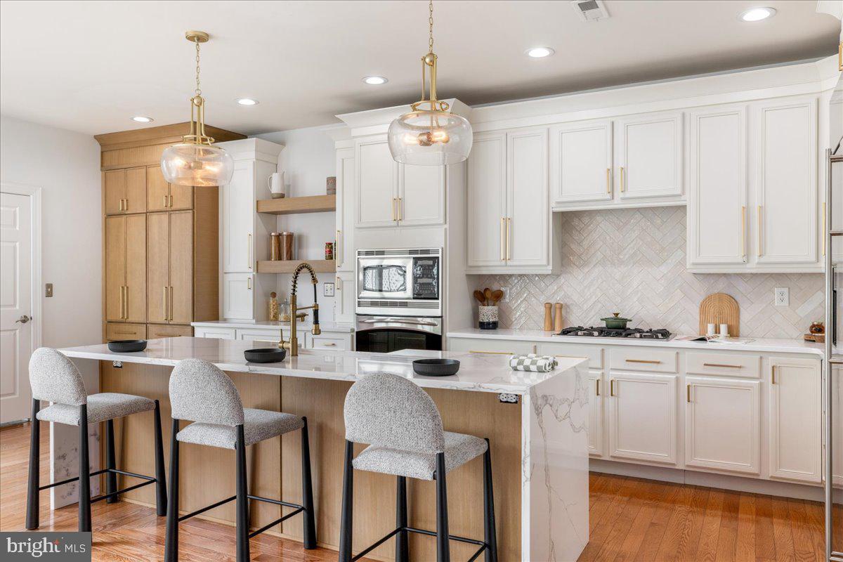 NEWTOWN WALK - Residential