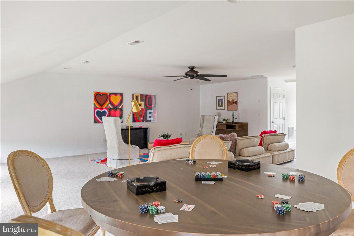 NEWTOWN WALK - Residential