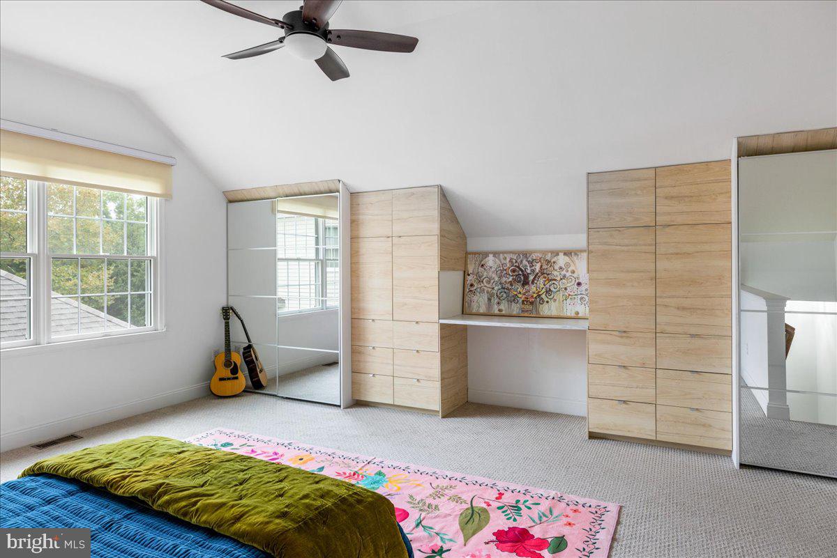 NEWTOWN WALK - Residential