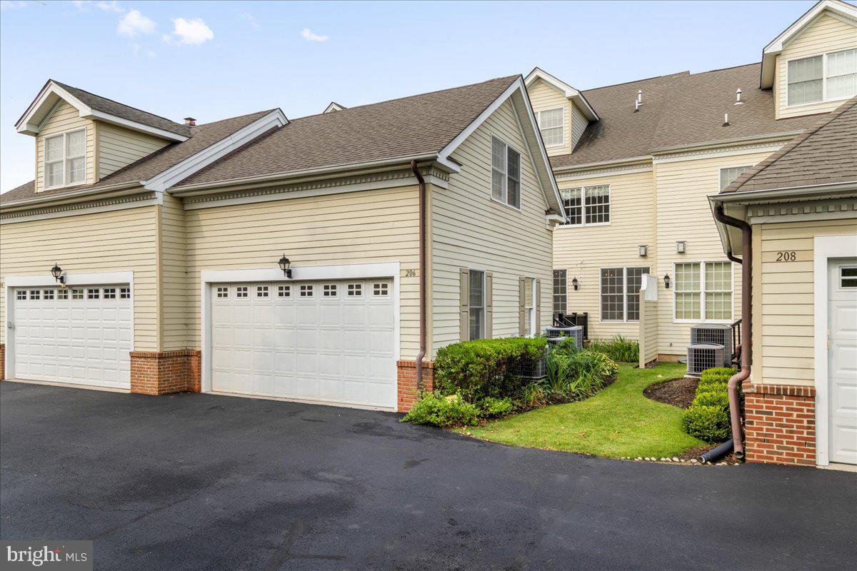 NEWTOWN WALK - Residential