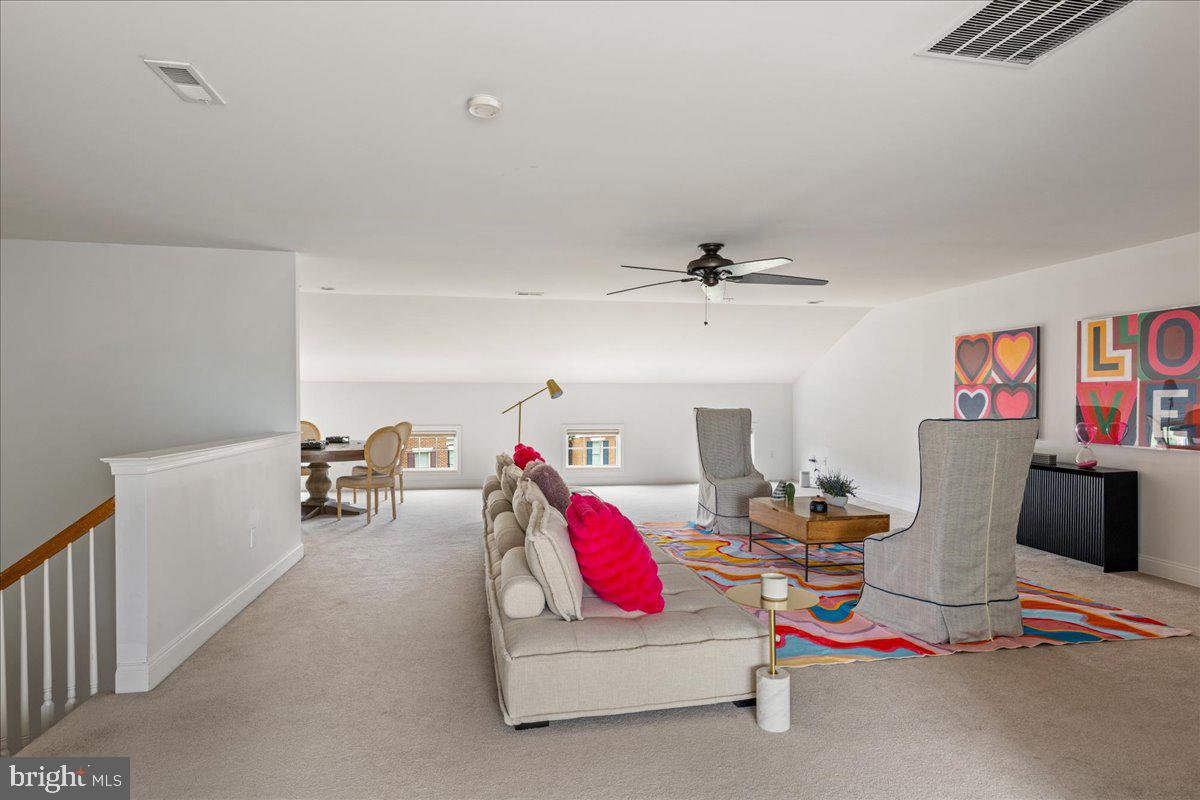 NEWTOWN WALK - Residential