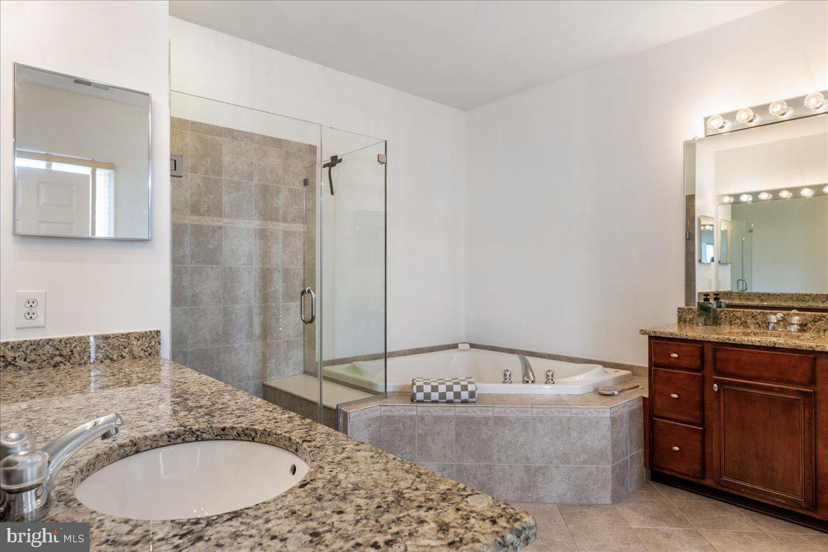 NEWTOWN WALK - Residential