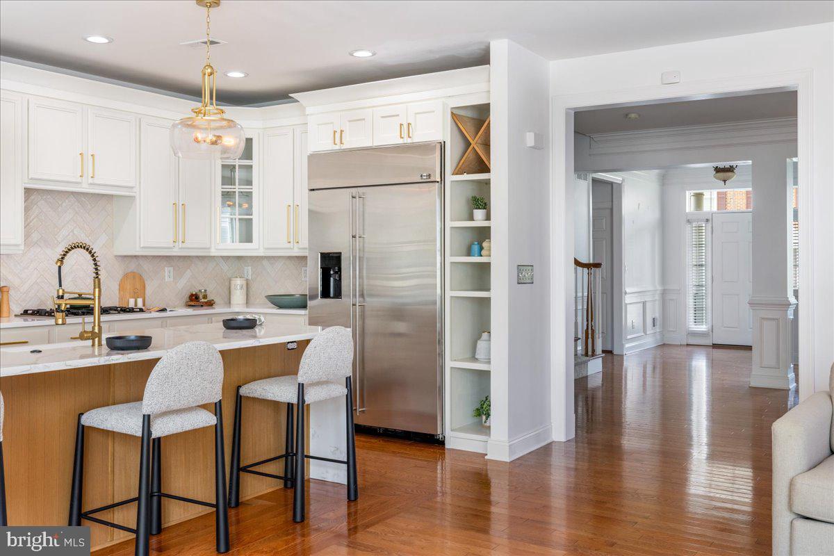 NEWTOWN WALK - Residential