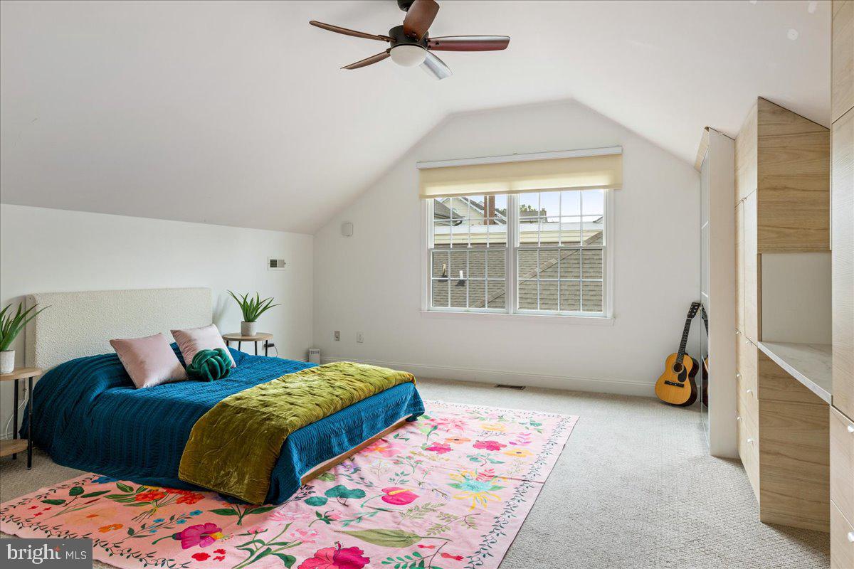 NEWTOWN WALK - Residential