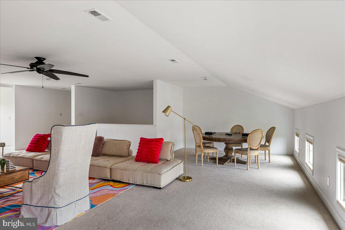 NEWTOWN WALK - Residential