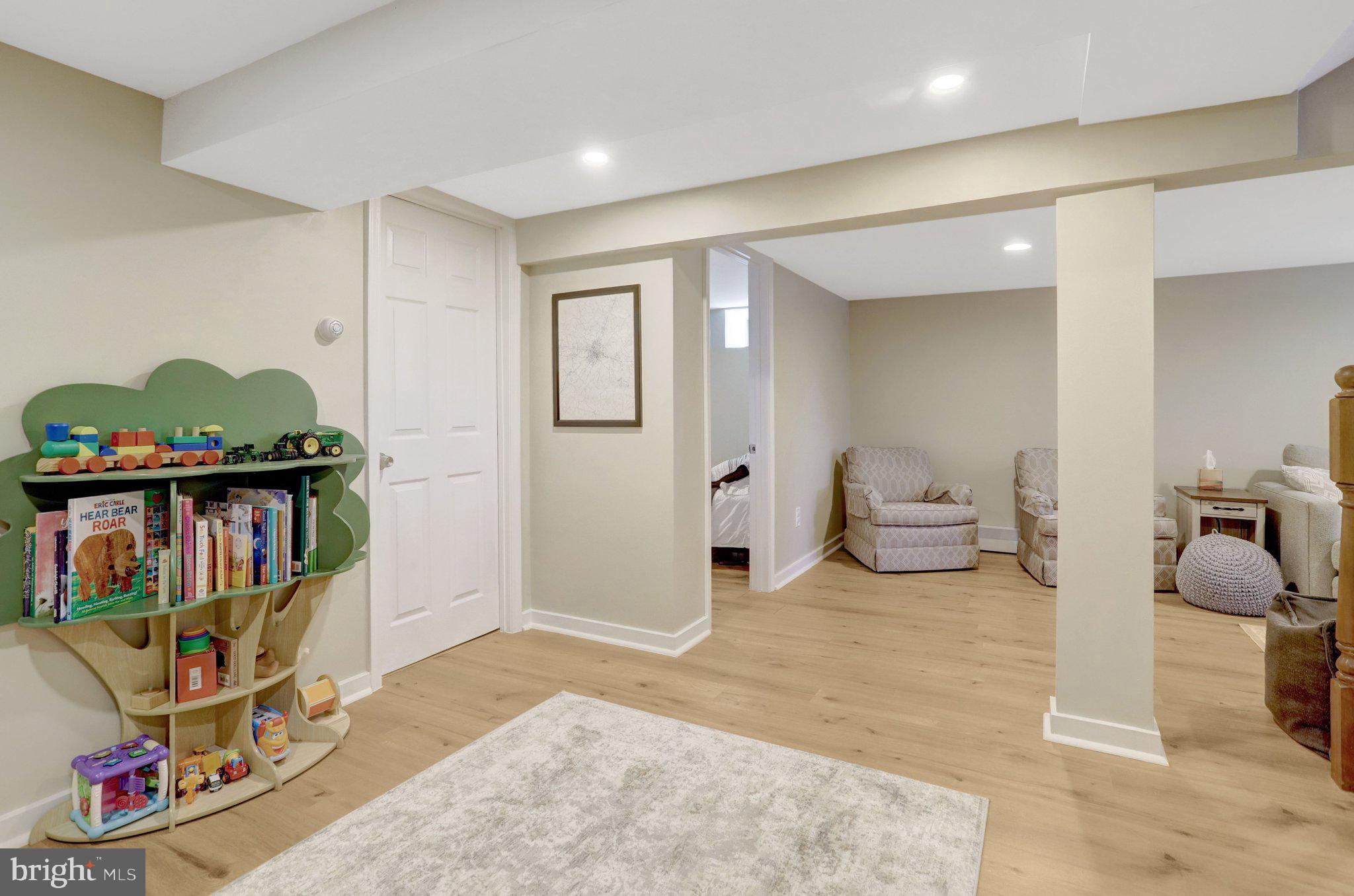 COURTLAND PARK - Residential