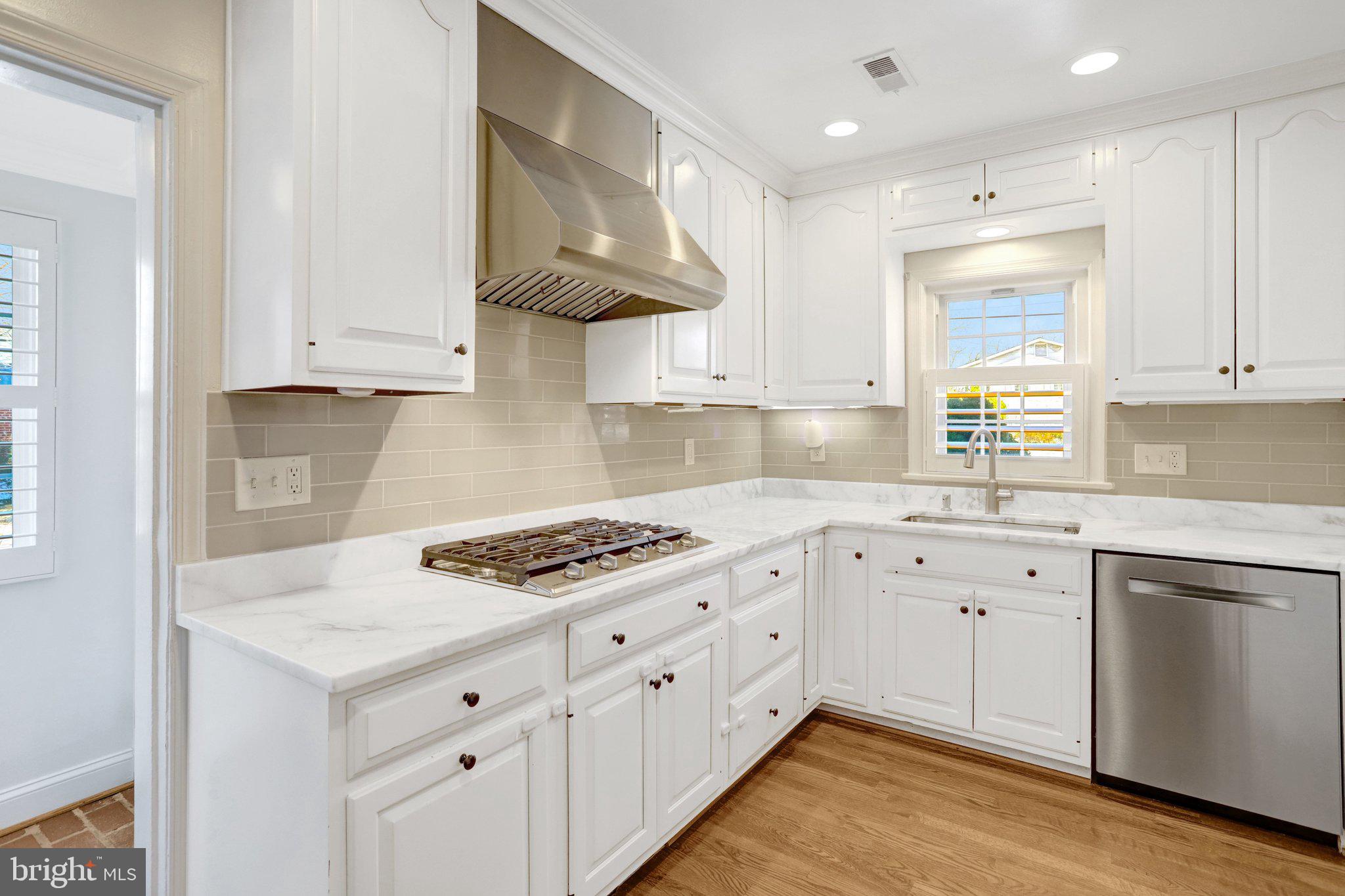 COURTLAND PARK - Residential