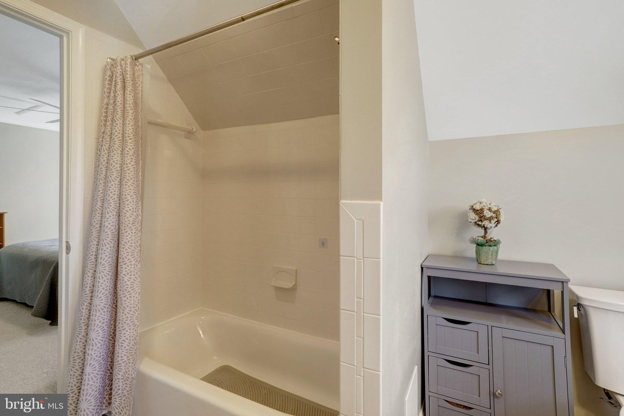 COURTLAND PARK - Residential