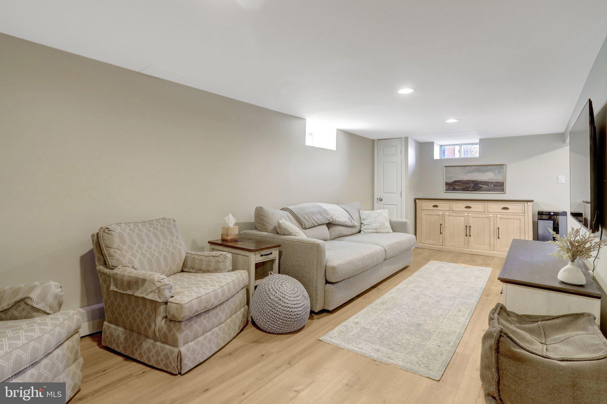 COURTLAND PARK - Residential