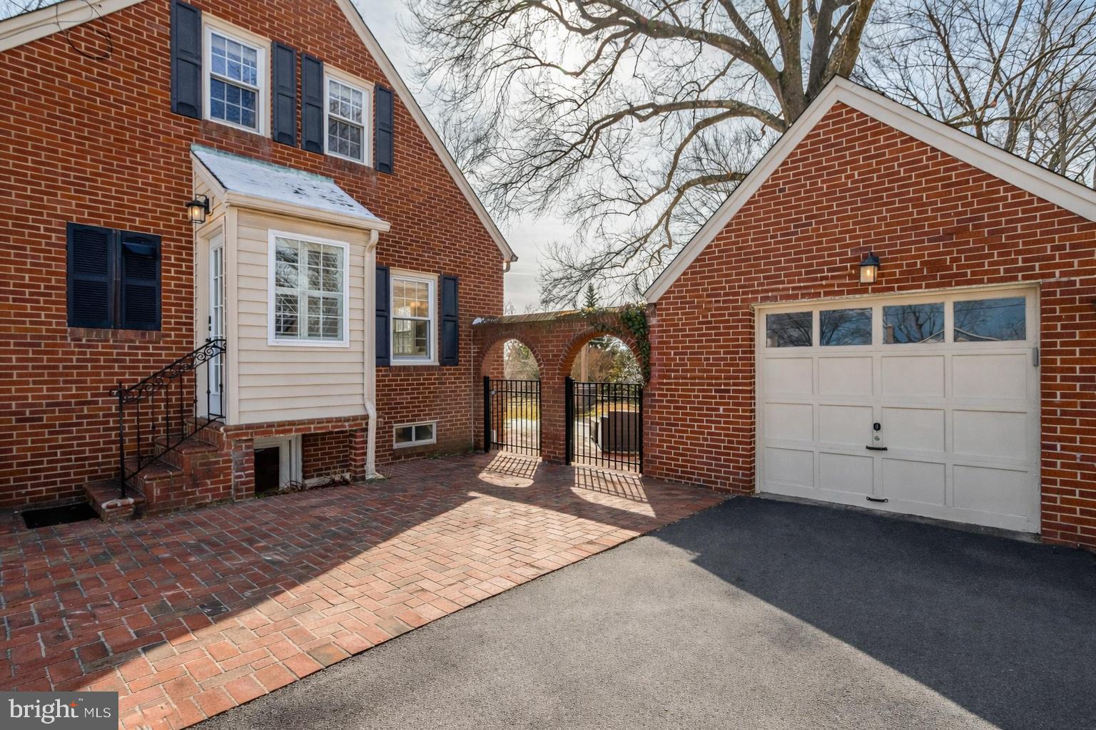 COURTLAND PARK - Residential