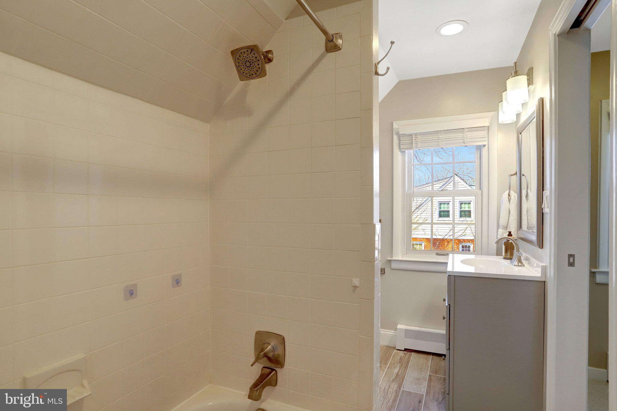 COURTLAND PARK - Residential