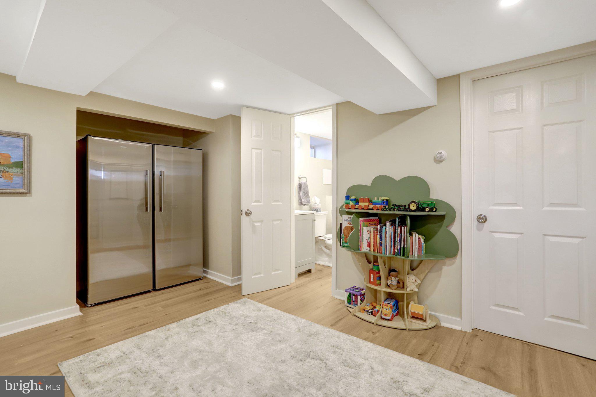 COURTLAND PARK - Residential