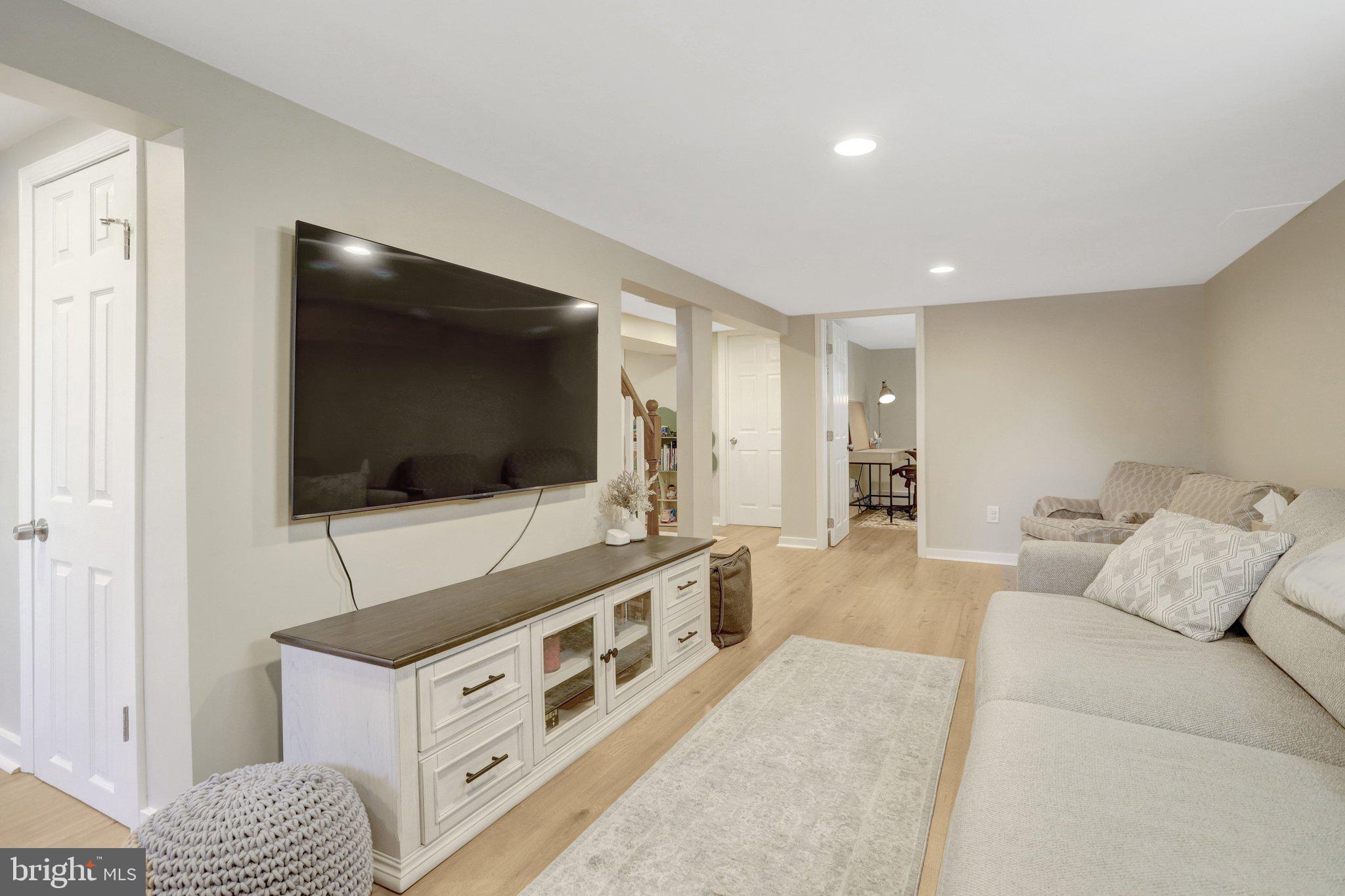 COURTLAND PARK - Residential