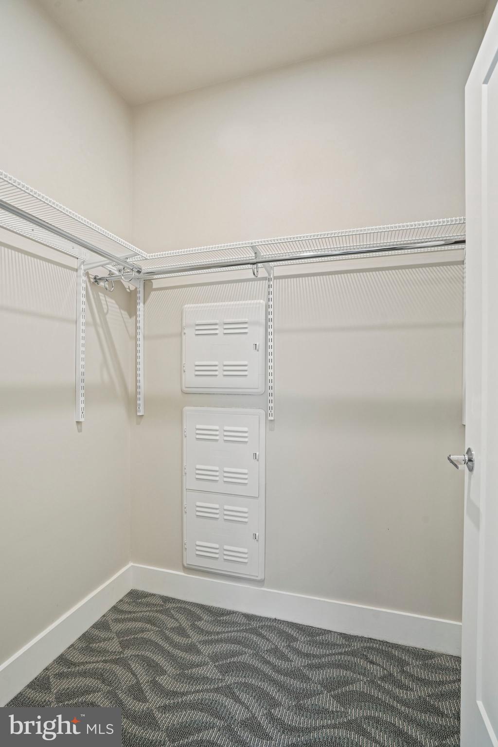 CROWN FARM - Residential