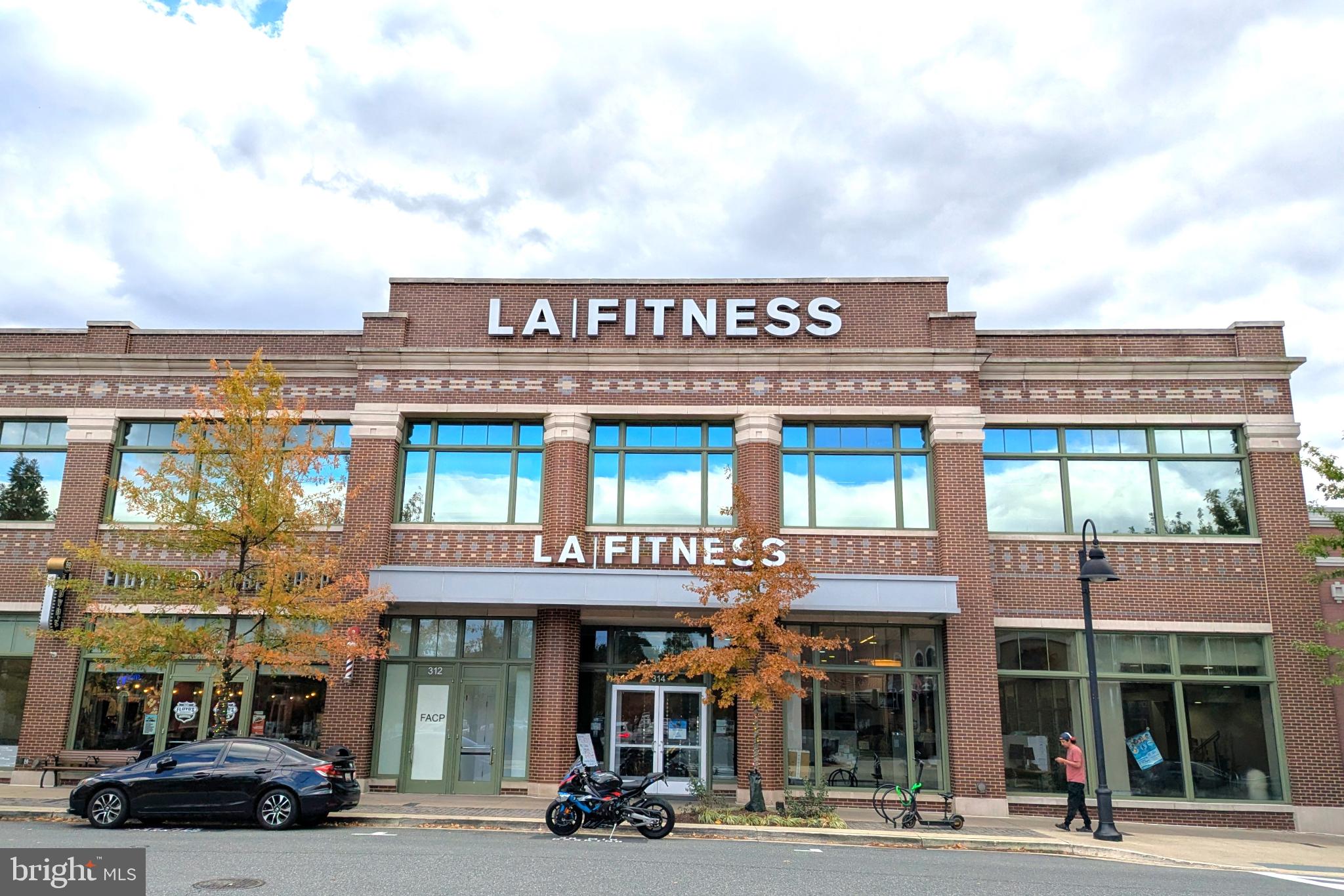 CROWN FARM - Residential