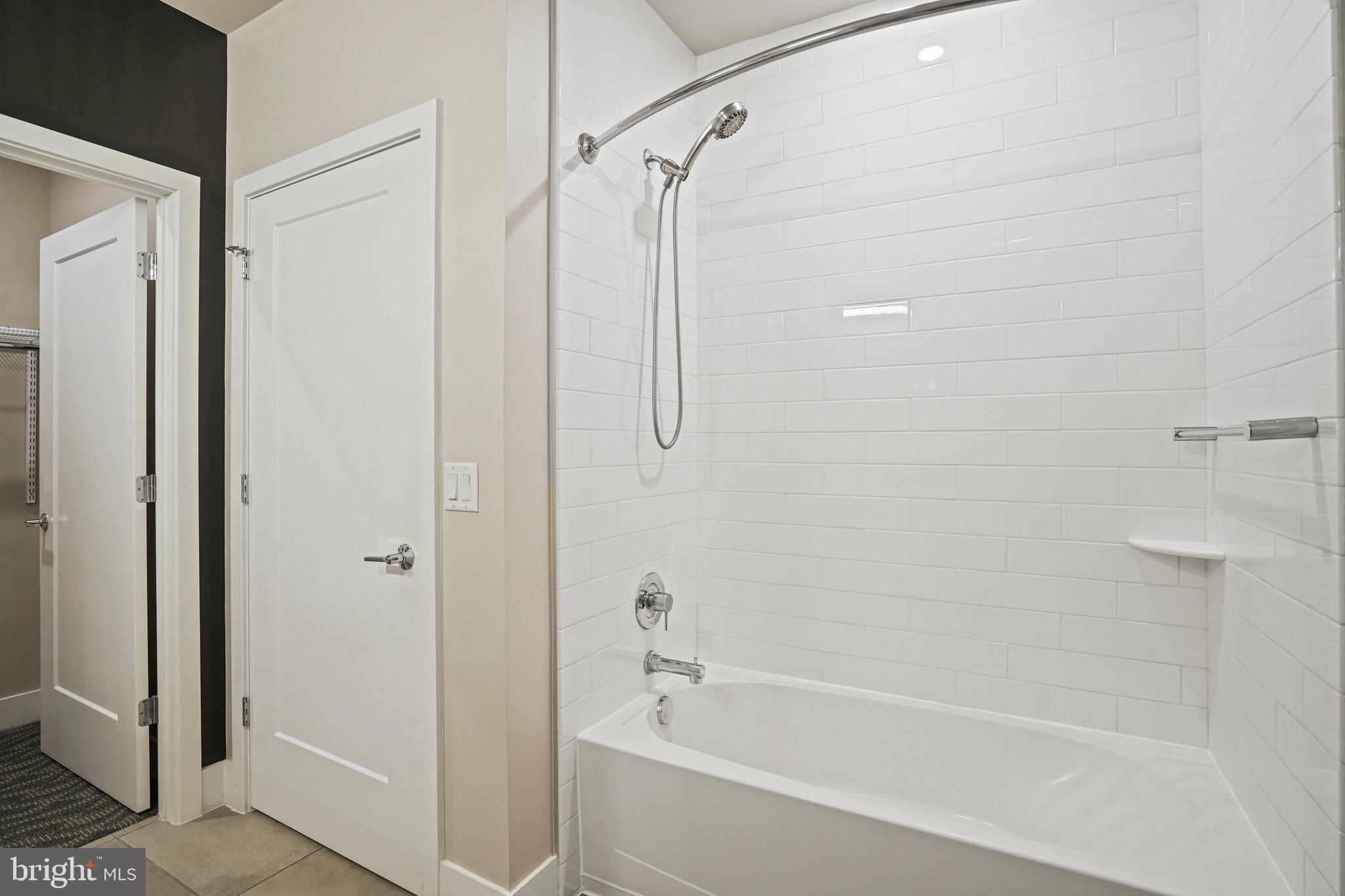 CROWN FARM - Residential