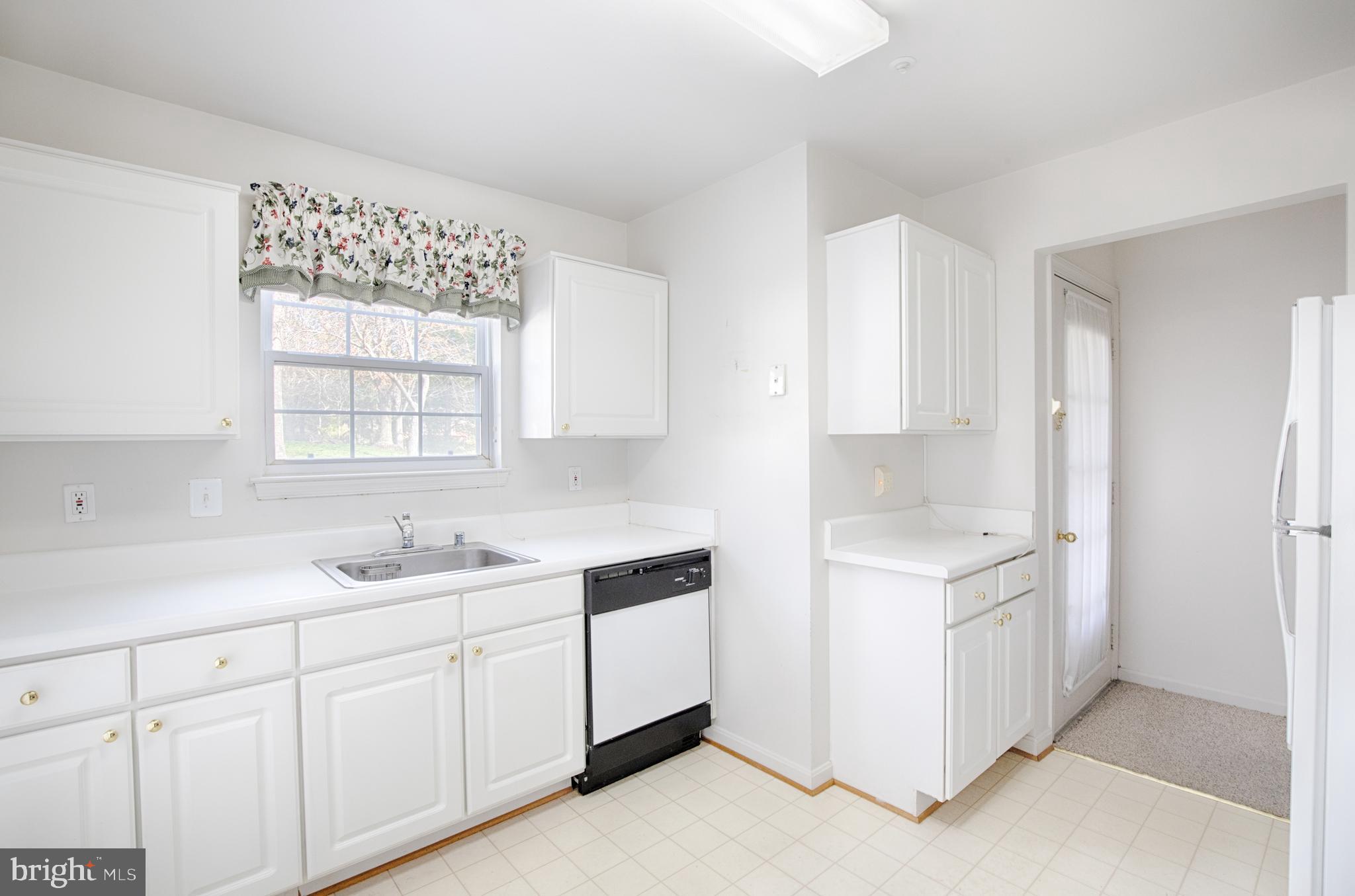 BROOKSTONE - Residential