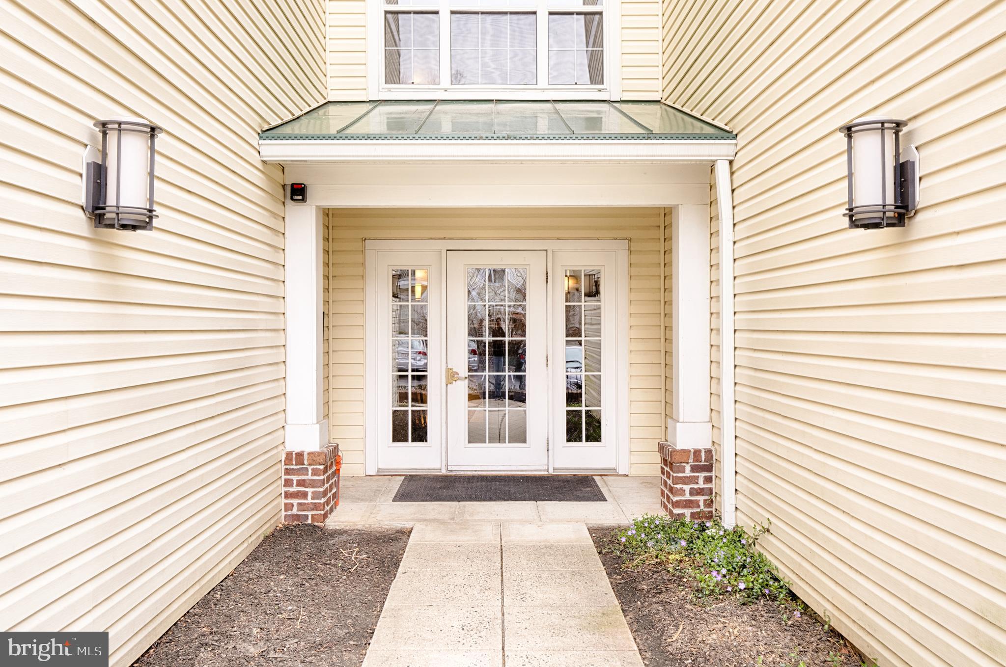 BROOKSTONE - Residential