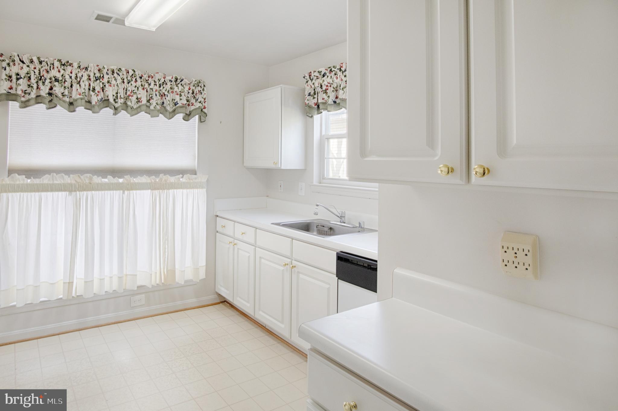 BROOKSTONE - Residential