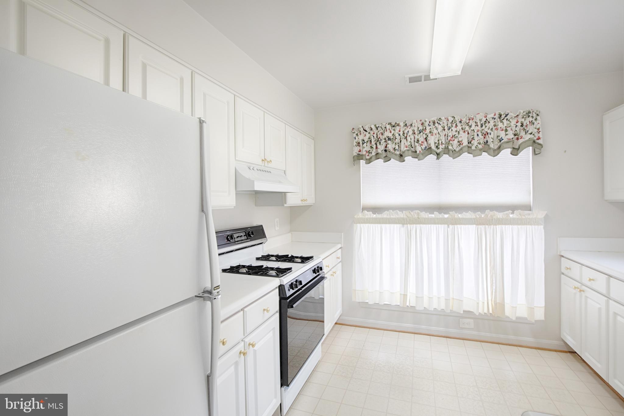 BROOKSTONE - Residential