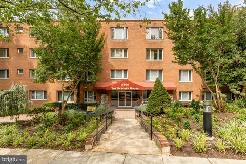 Photo of 2400 41st Street NW #212, WASHINGTON, DC 20007 (MLS # DCDC2267732)