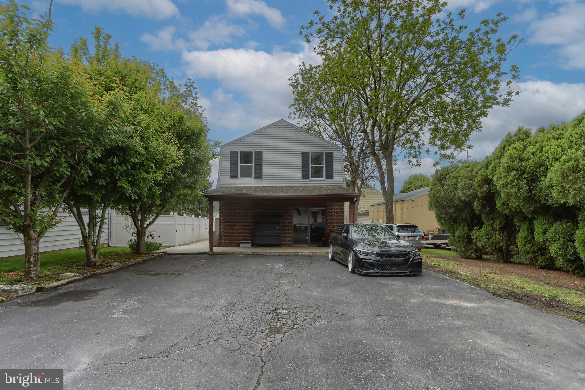 734 REINOEHL STREET