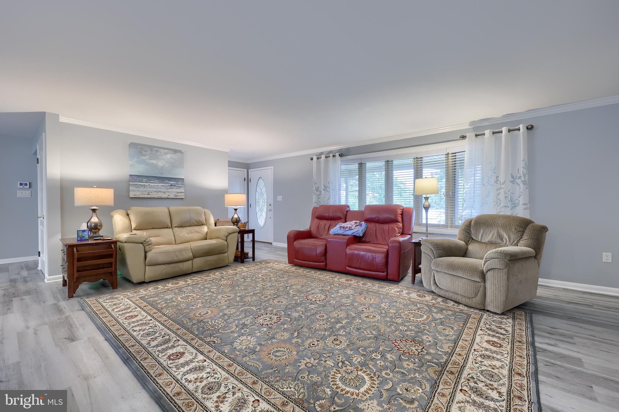 310 W LEXINGTON ROAD