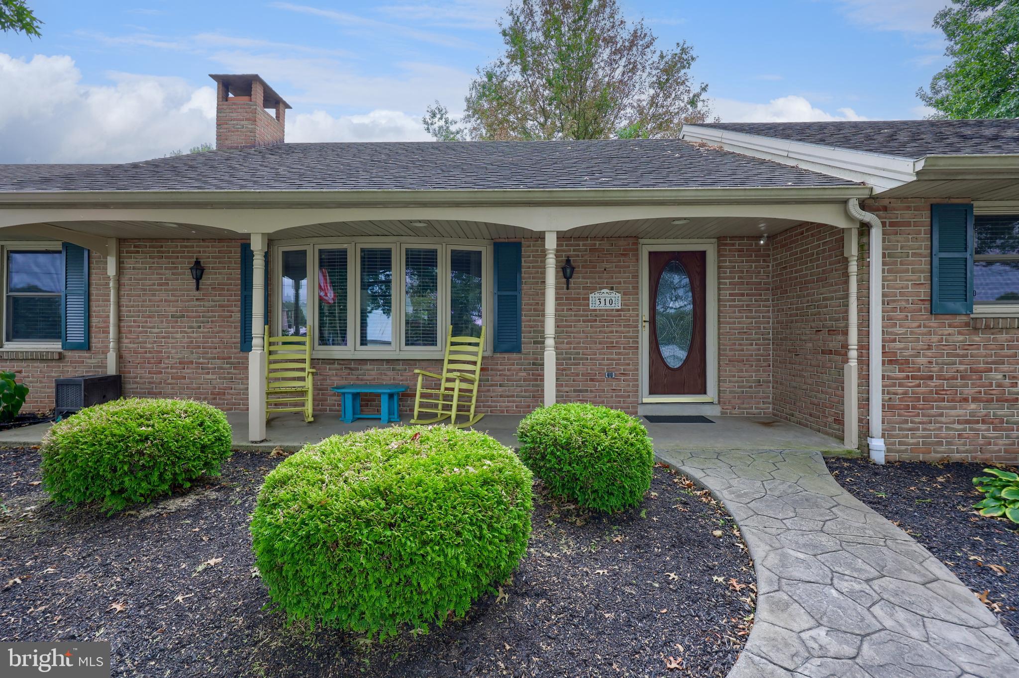 310 W LEXINGTON ROAD
