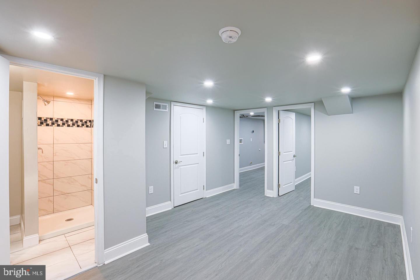 GLEN OAKS - Residential