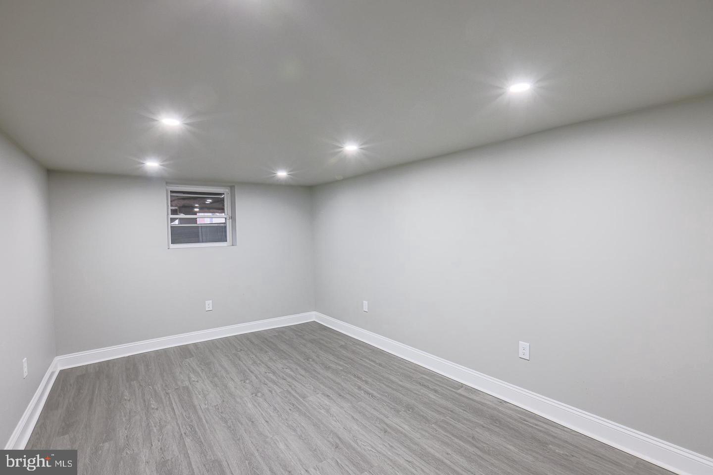 GLEN OAKS - Residential