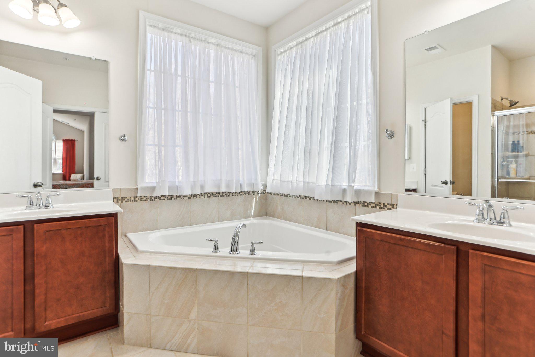 WASHINGTON OVERLOOK - Residential