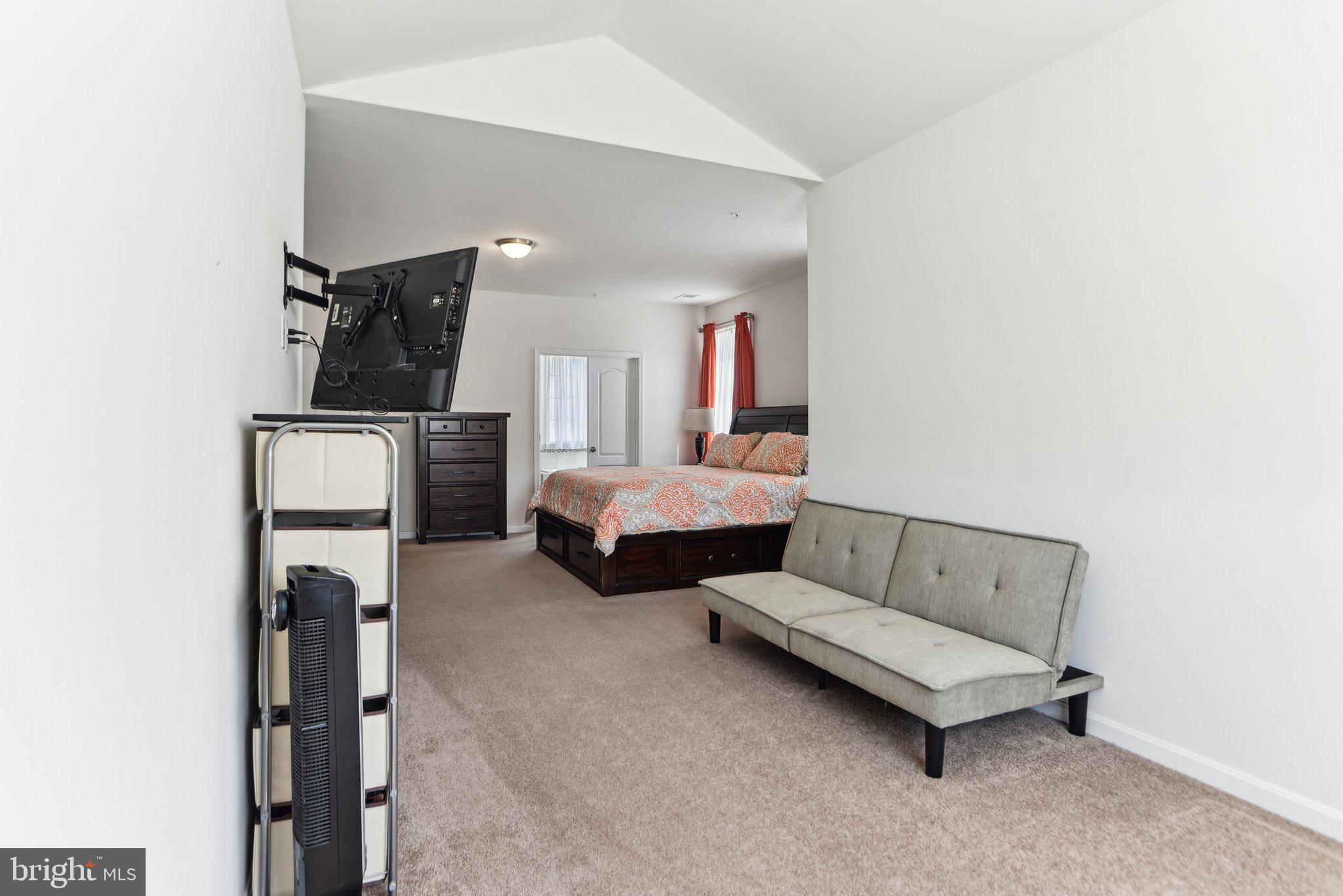 WASHINGTON OVERLOOK - Residential