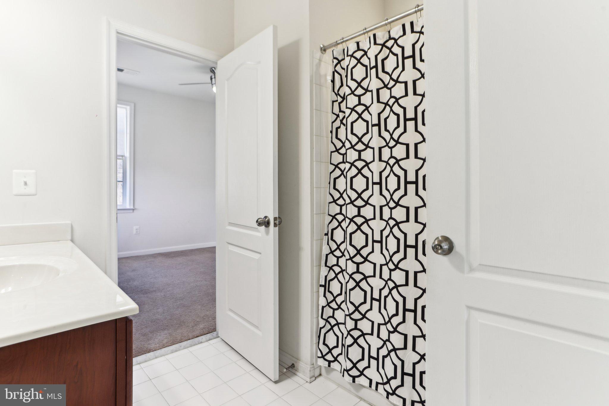 WASHINGTON OVERLOOK - Residential