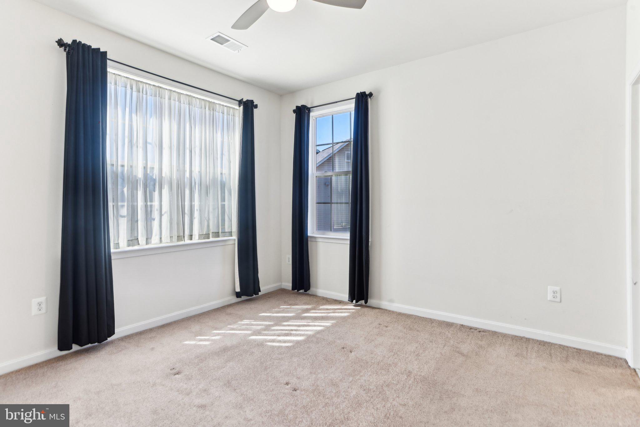 WASHINGTON OVERLOOK - Residential