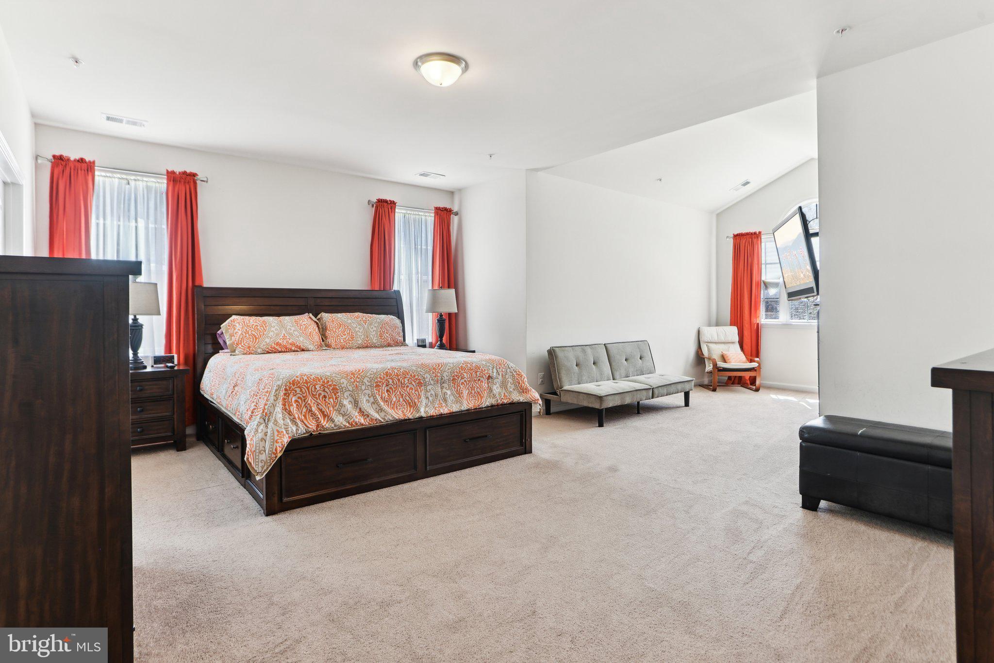 WASHINGTON OVERLOOK - Residential