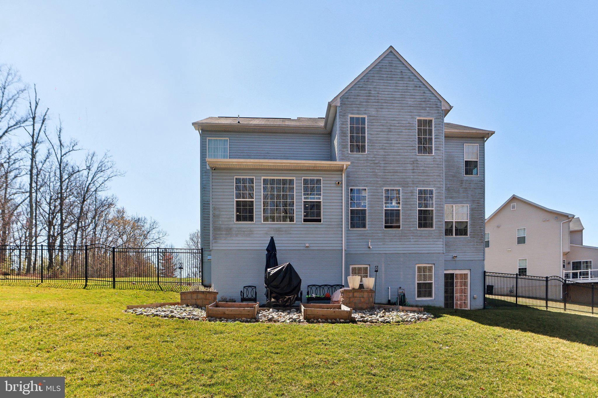WASHINGTON OVERLOOK - Residential