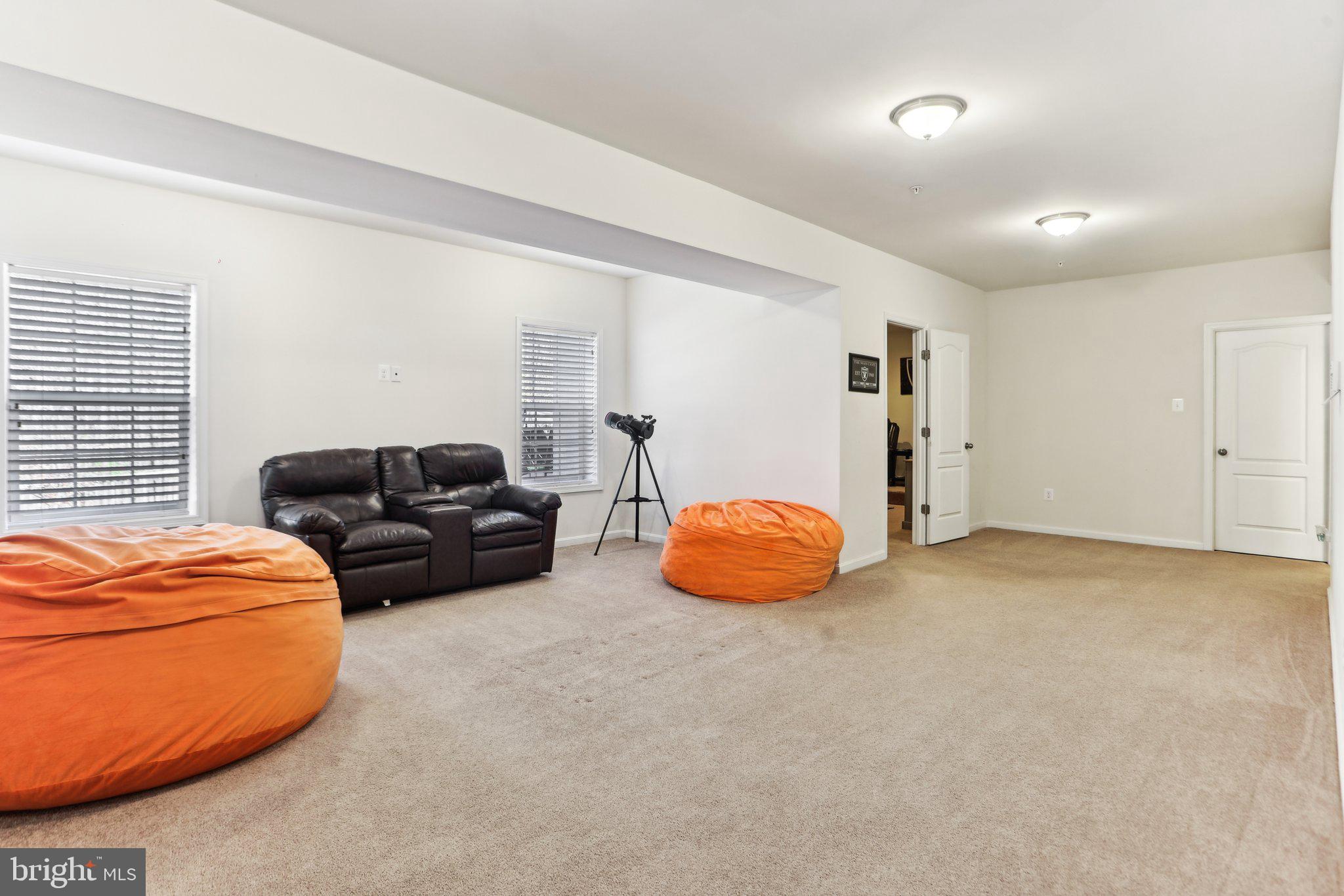 WASHINGTON OVERLOOK - Residential