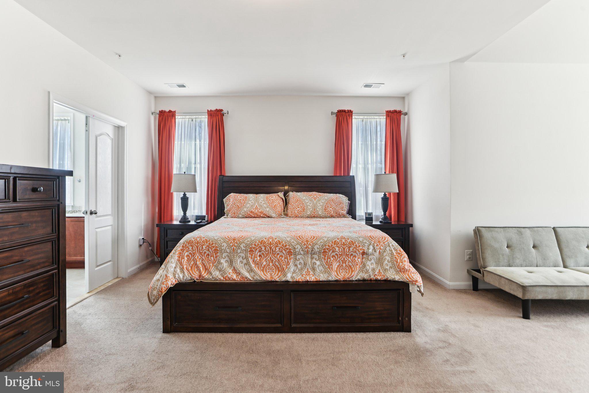 WASHINGTON OVERLOOK - Residential